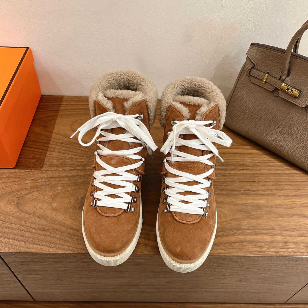 HM 26S SHEARLING HIKING BOOTS IN BROWN SUEDE