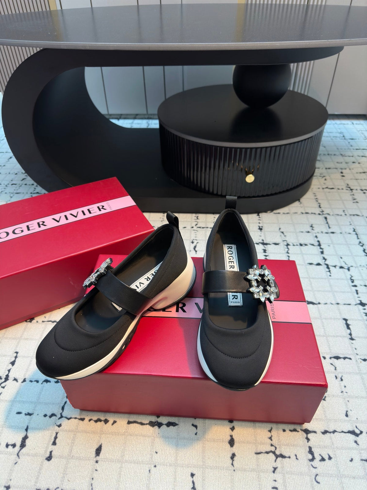 VIV' RUN BALLERINAS IN BLACK FABRIC