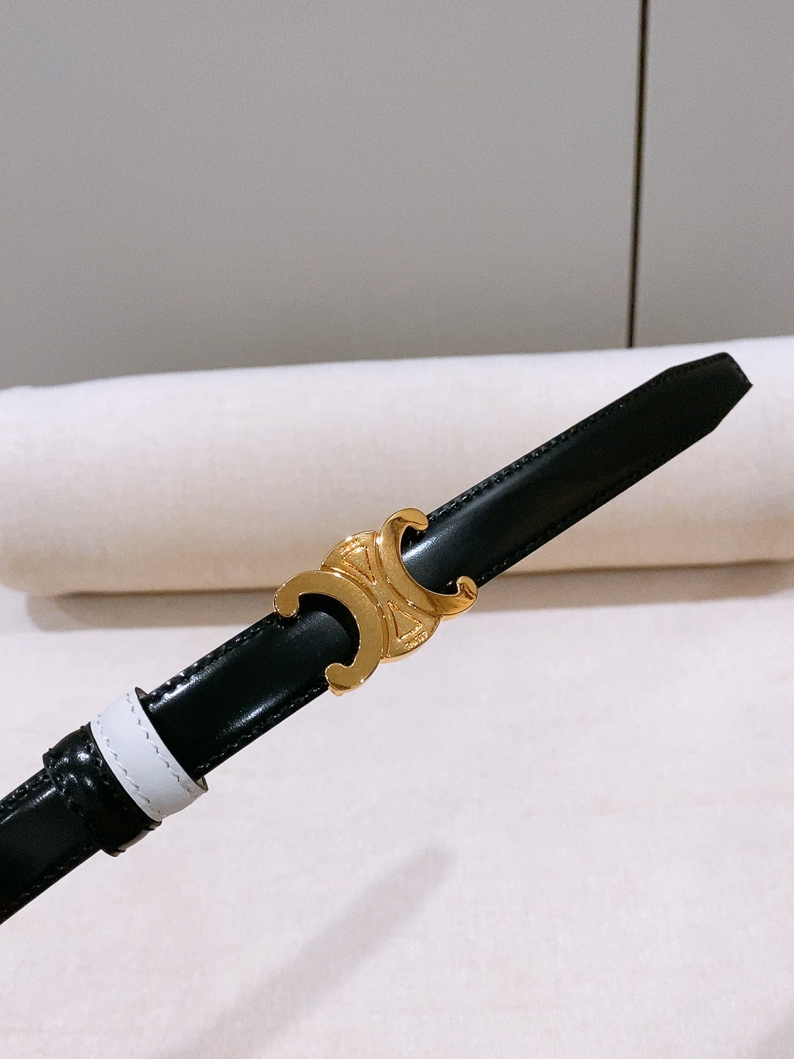 CELINE 26S REVERSIBLE BELT 18 MM IN WHITE AND BLACK CALFSKIN 656087 mysite