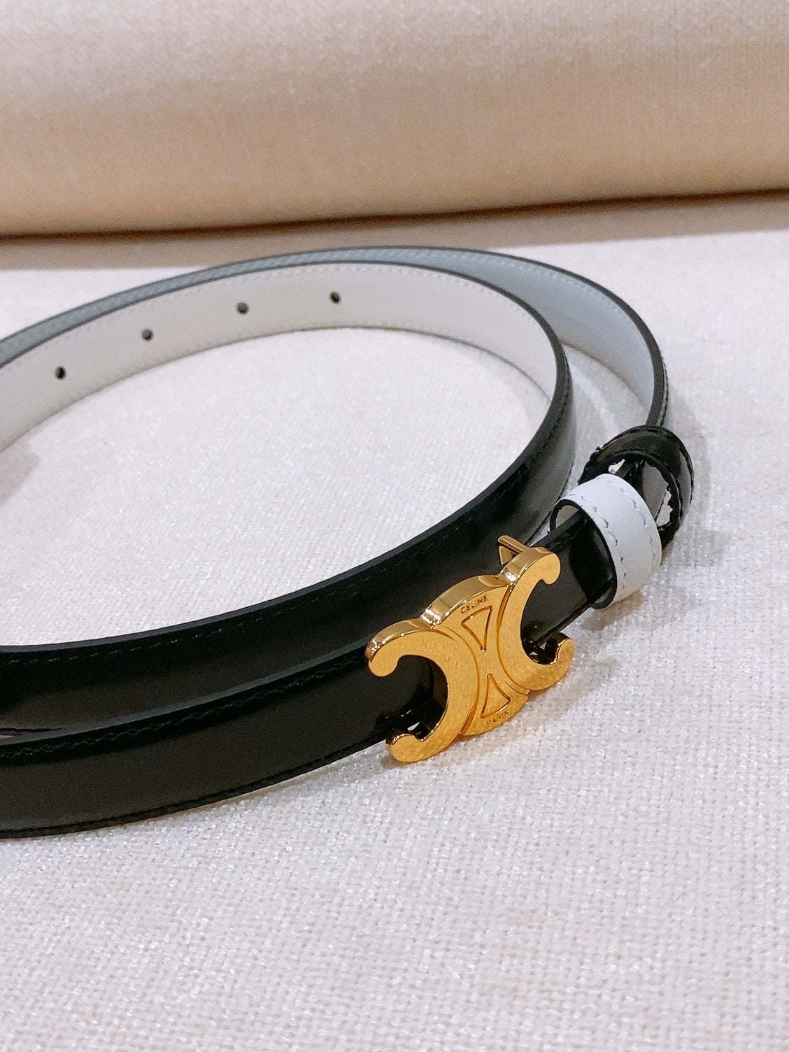 CELINE 26S REVERSIBLE BELT 18 MM IN WHITE AND BLACK CALFSKIN 656087 mysite