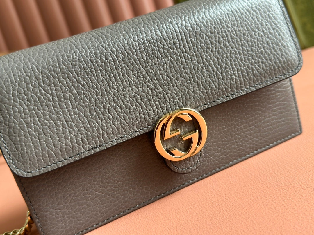 INTERLOCKING WOC 20 IN GRAY GRAINY CALFSKIN GOLD HARDWARE