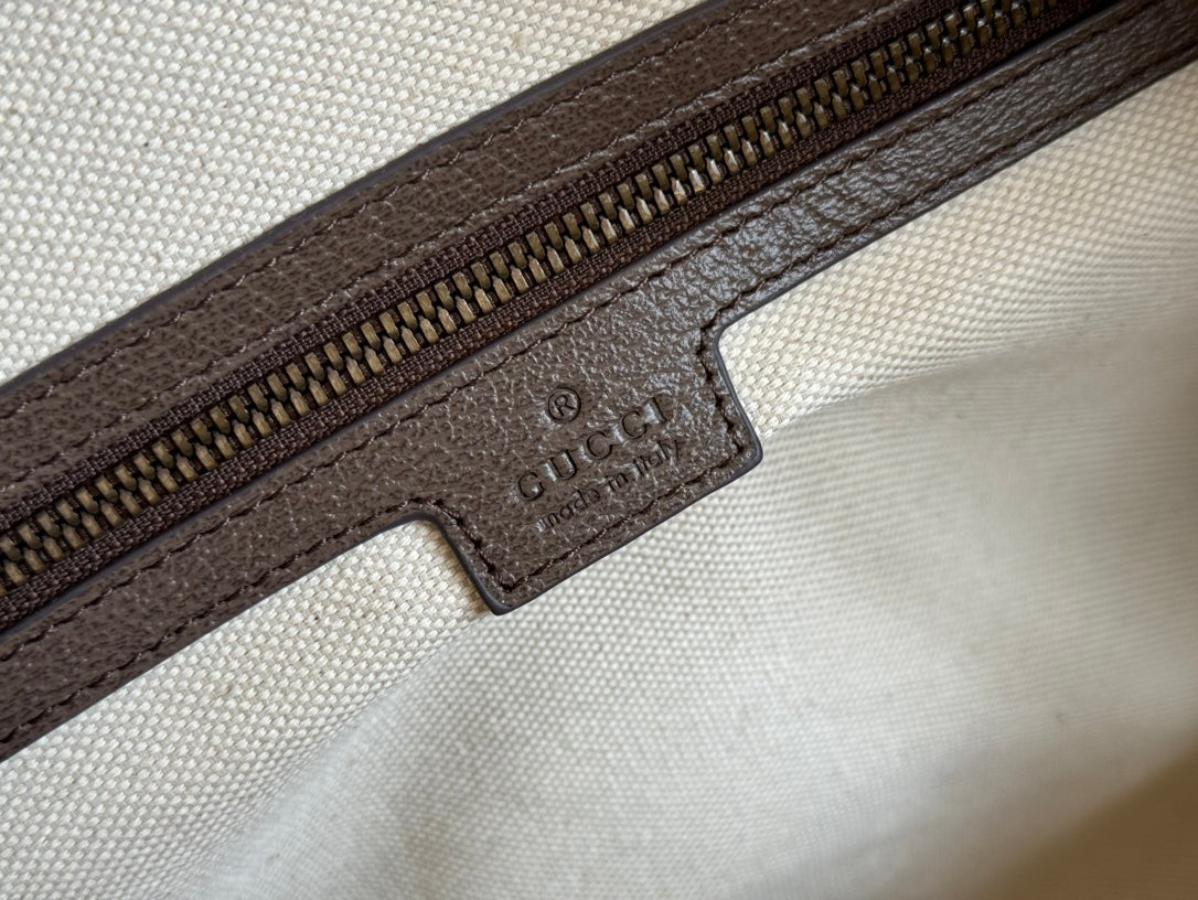 SAVOY MEDIUM DUFFLE BAG 44 IN BEIGE AND EBONY GG SUPREME CANVAS