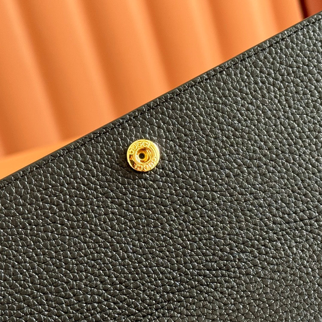 SOFTBIT CONTINENTAL WALLET 19 IN BLACK GRAINY CALFSKIN GOLD HARDWARE