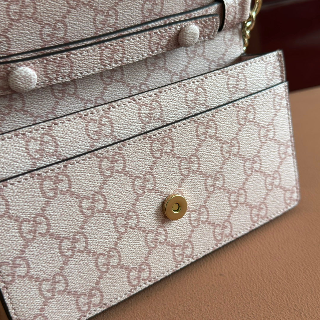 EMBLEM WALLET ON CHAIN 20 IN LIGHT PINK SMOOTH CALFSKIN
