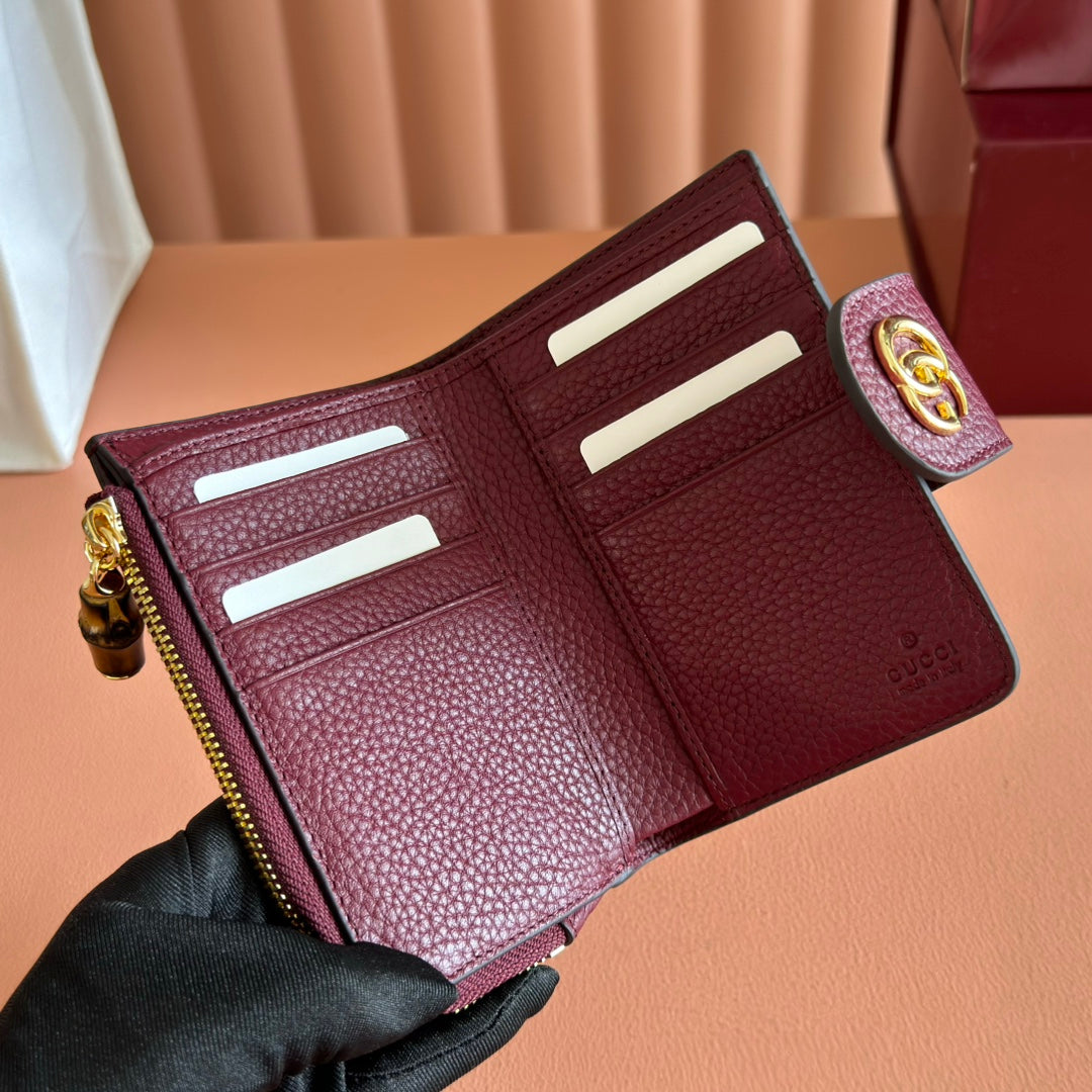 GG 25S MARMONT WALLET 13 IN RED CALFSKIN GOLD HARDWARE