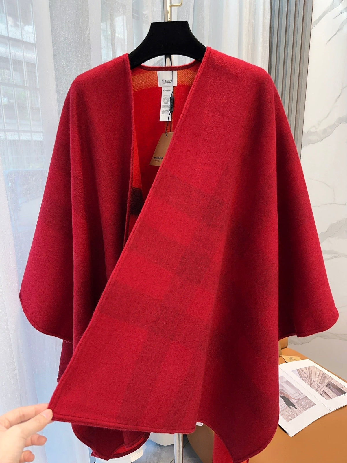 WOOL CAPE 140 CM CHERRY RED AND BLACK 394534