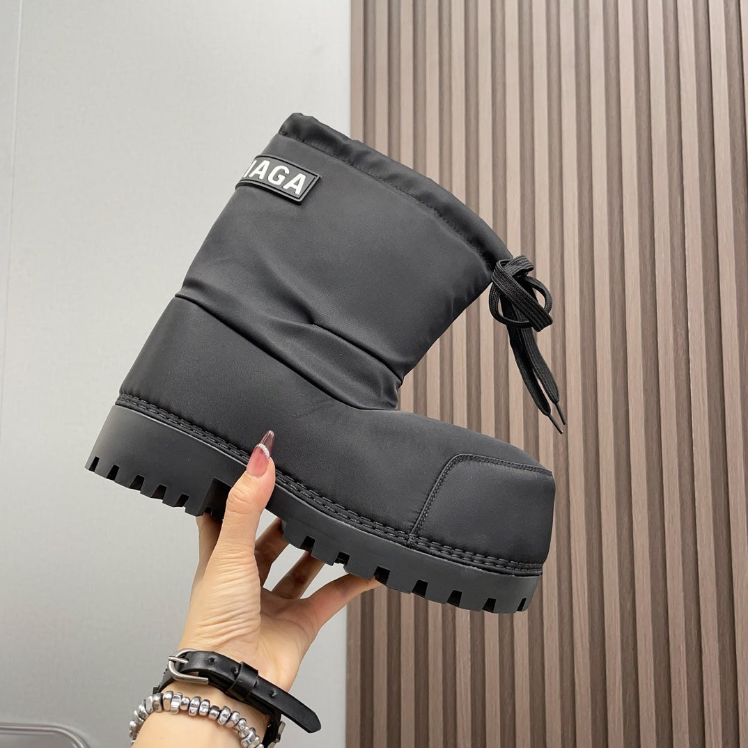 BALENCIAGA 25S ALASKA ANKLE BOOTS HIGH HEEL IN BLACK FABRIC STYLE 2