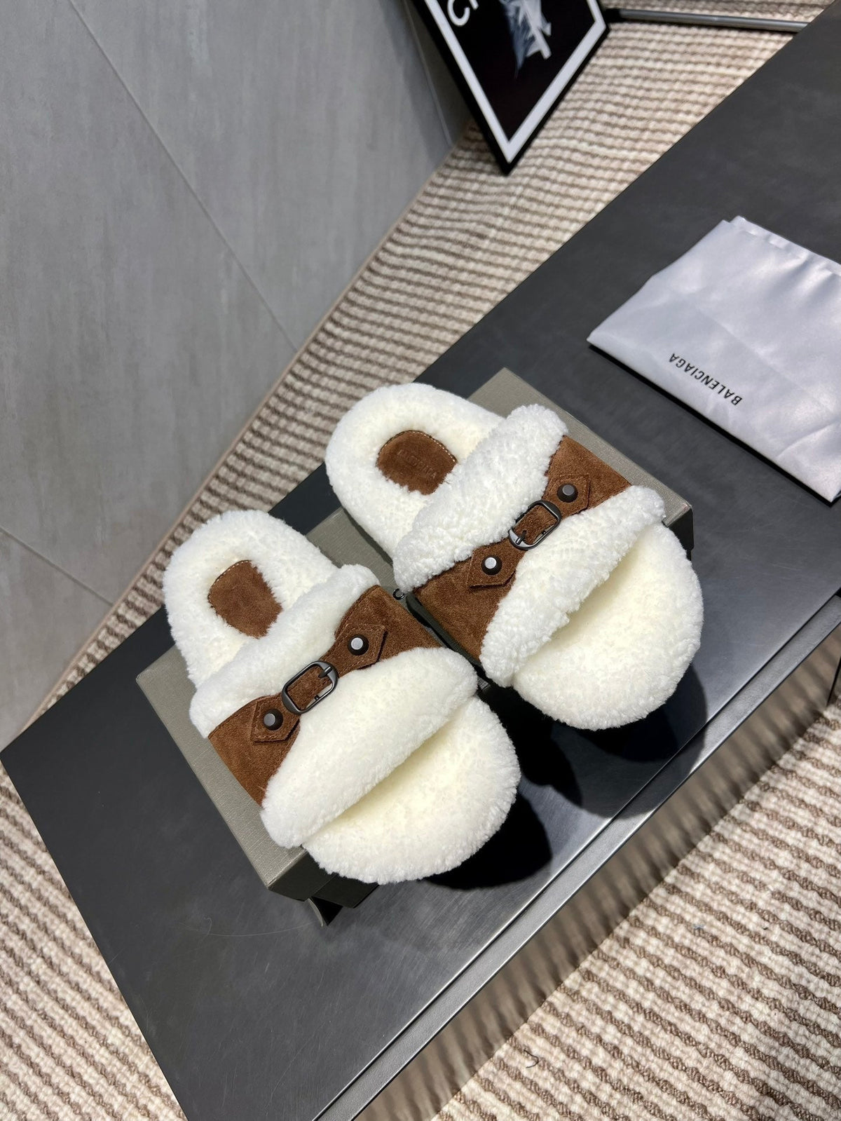 BALENCIAGA 25S SLIPPERS IN BROWN SUEDE AND WHITE WOOL