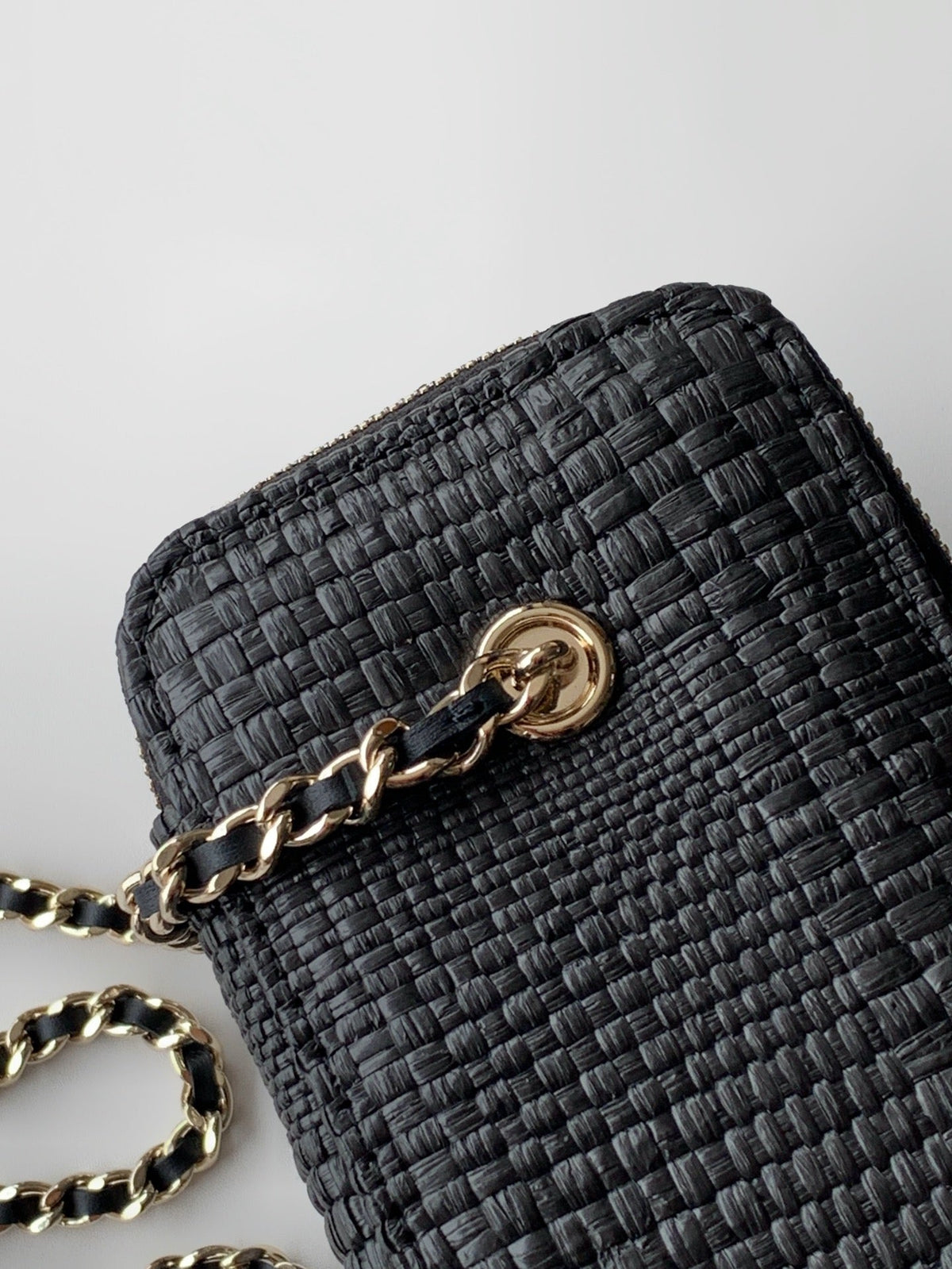 CHANEL 26S VANITY CASE 17 IN BLACK WOVEN RAFFIA GOLD HARDWARE