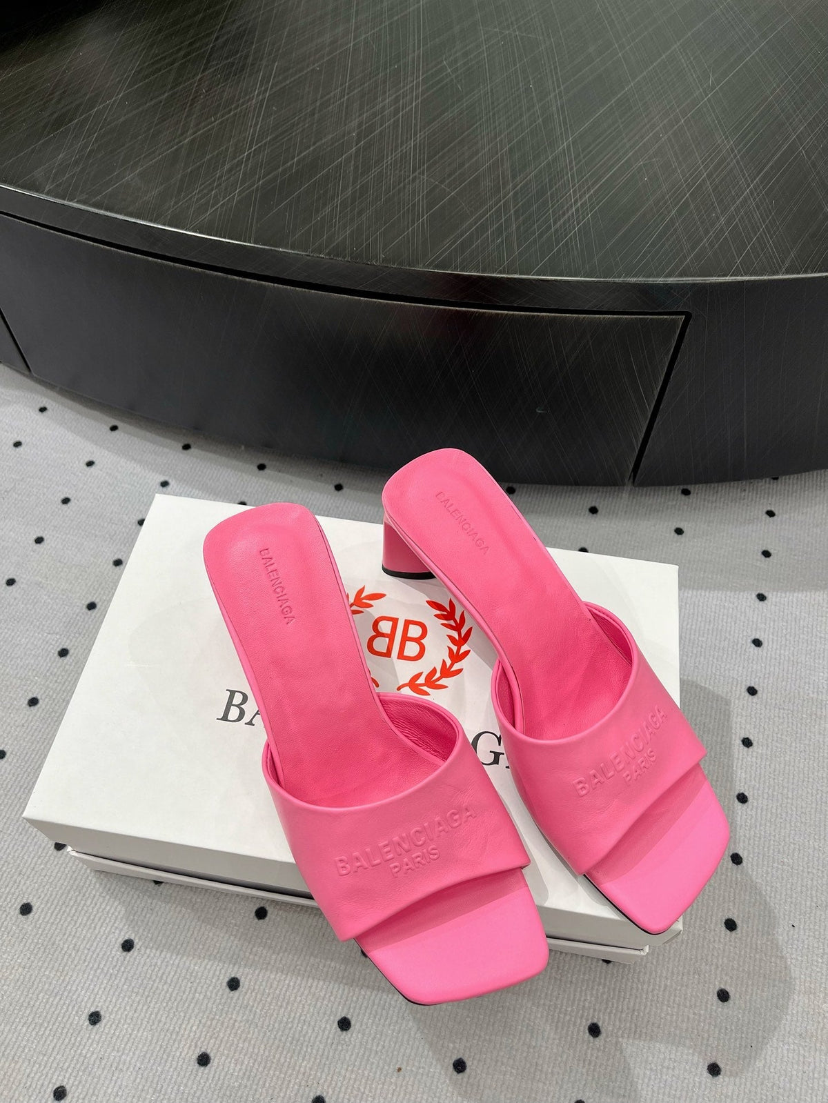 SQUARE-TOE MEDIUM HEEL MULES IN PINK CALFSKIN LOGO EMBOSSED