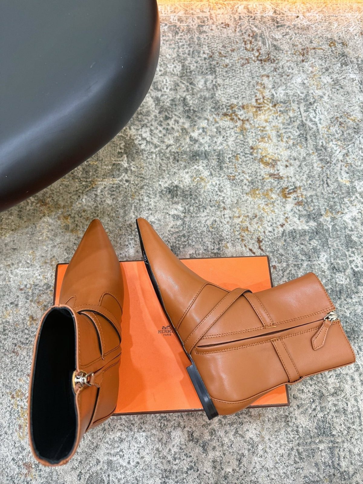 HM 26S FLAT ANKLE BOOTS IN COGNAC BROWN CALFSKIN