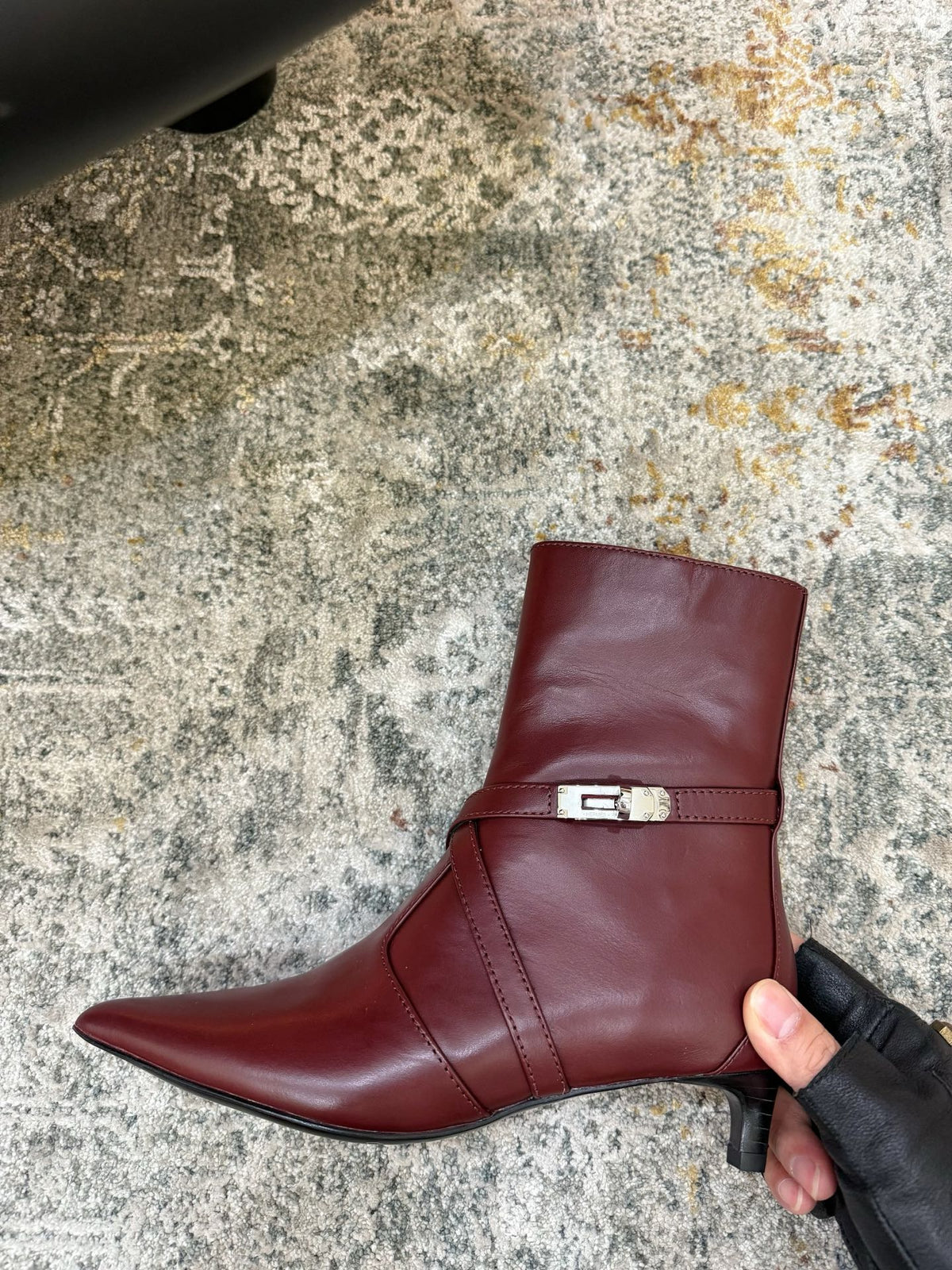 HM 26S POINTED-TOE ANKLE BOOTS 35 MM IN WINE RED CALFSKIN