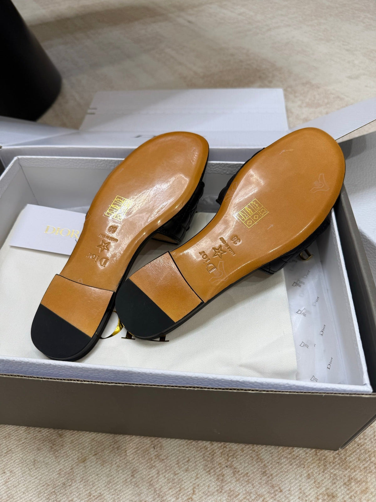 DIOR 26S DWAY CANNAGE SLIDE IN BLACK LAMBSKIN