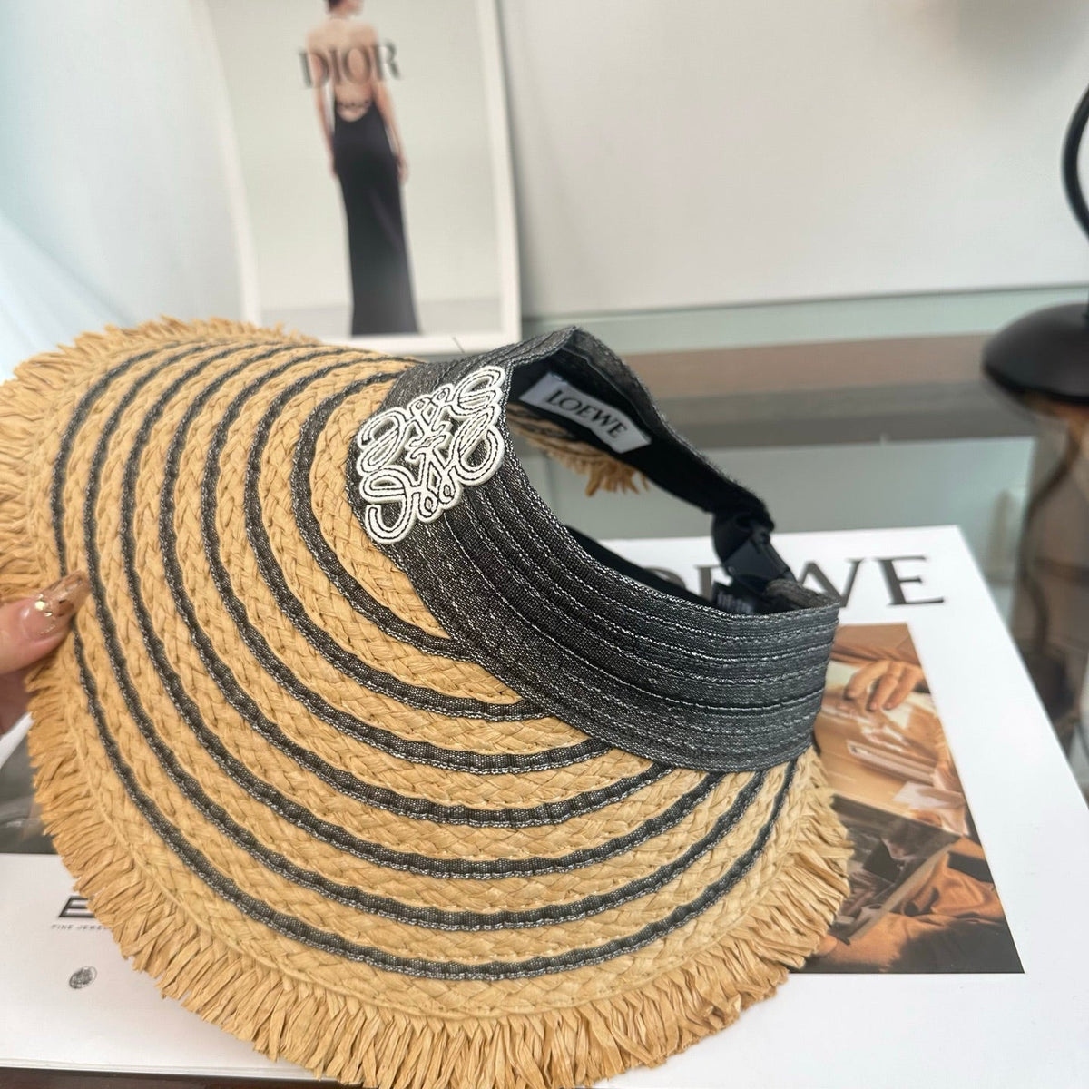 LOEWE 26S RAFFIA SUN VISOR STYLE 262