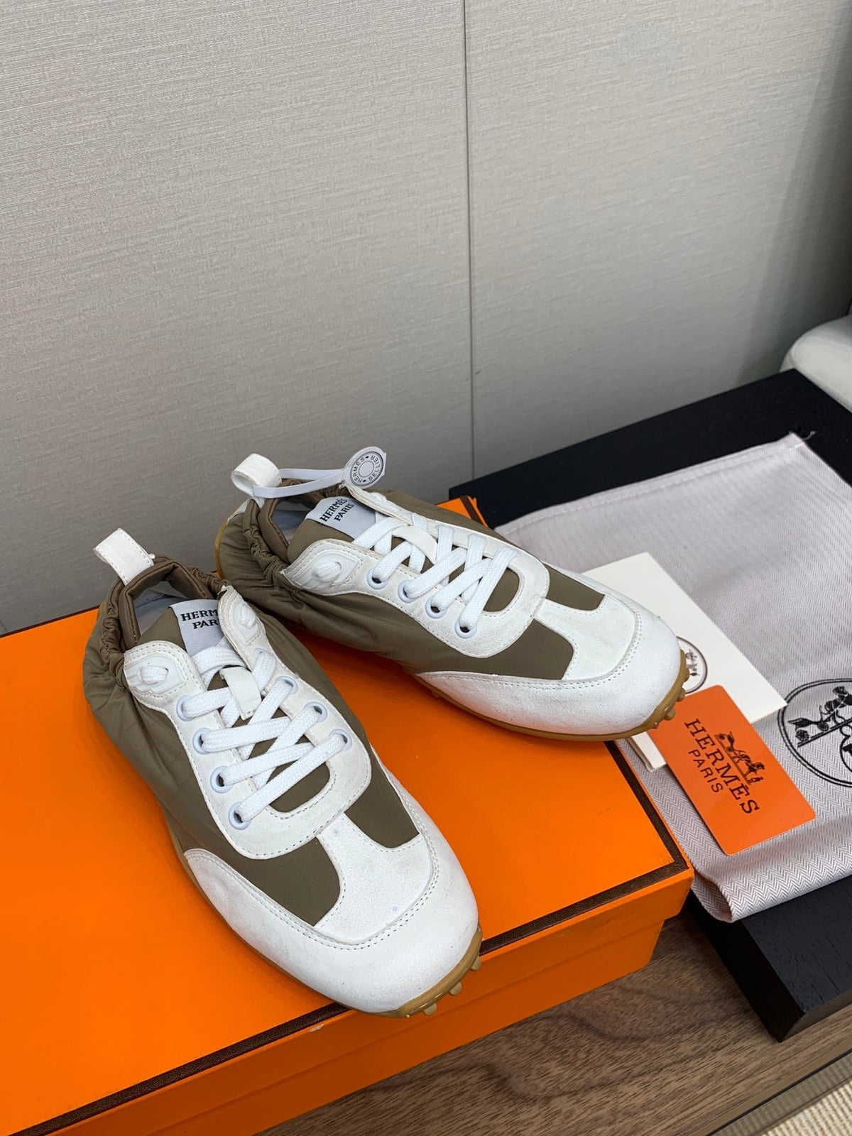 SKATEBOARD SHOES LIGHT GRAY MIX PEANUT CALFSKIN