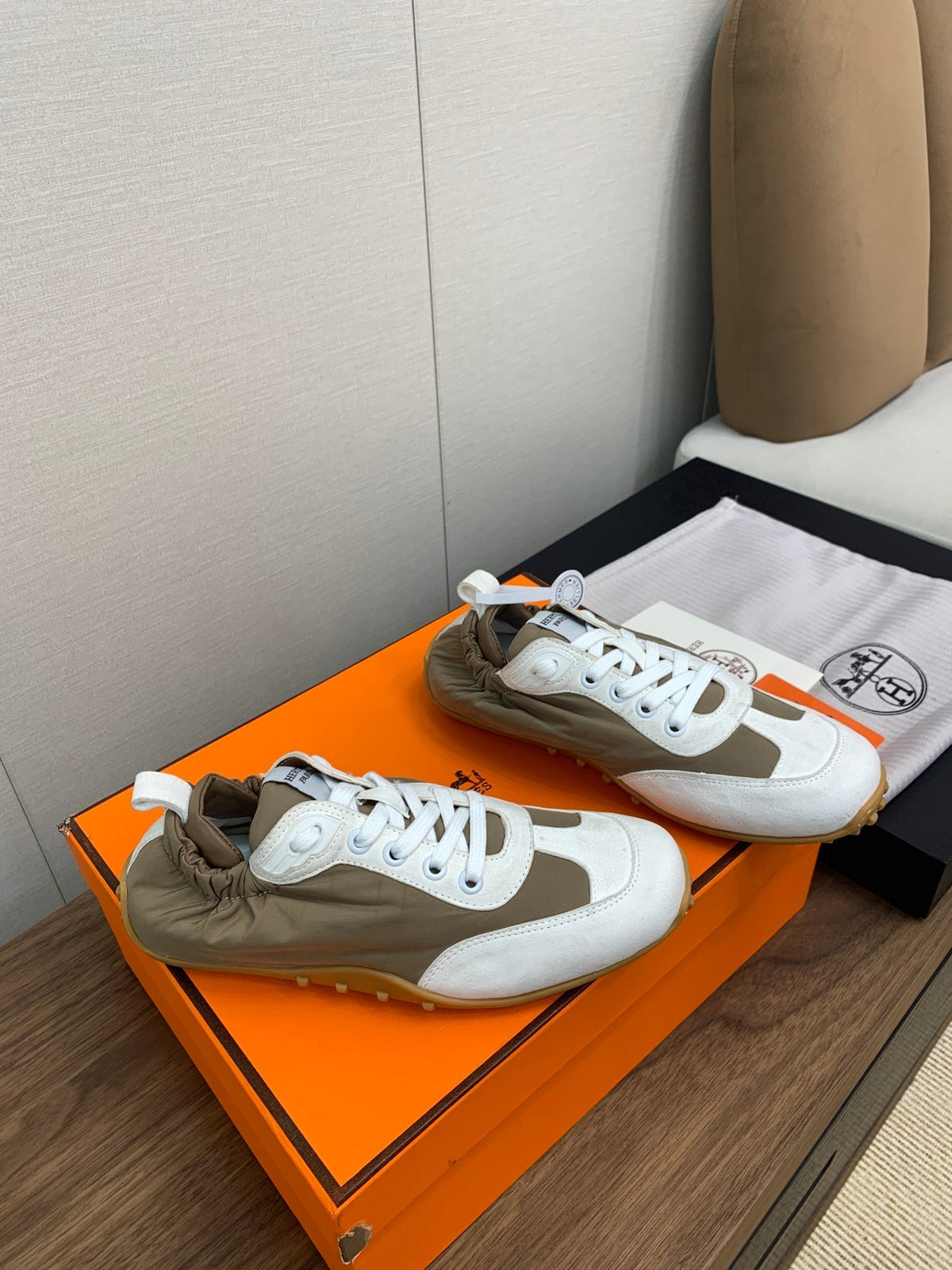 SKATEBOARD SHOES LIGHT GRAY MIX PEANUT CALFSKIN