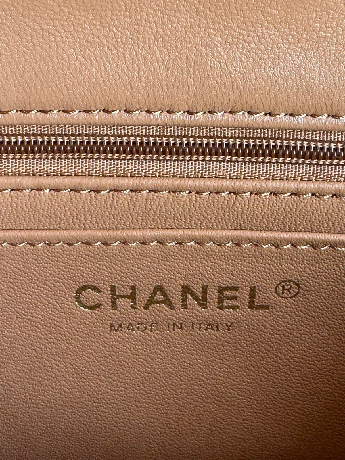 FLAP BAG 20 IN BRONZE BROWN LAMBSKIN WITH HANDLE- NEW