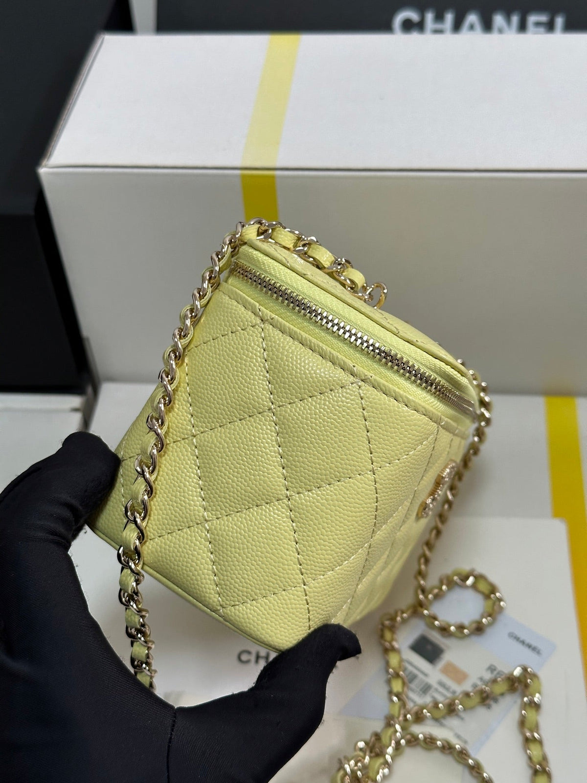 VANITY CASE 17 CRYSTAL STUDDED LOGO IN YELLOW CALFSKIN GOLD HARDWARE