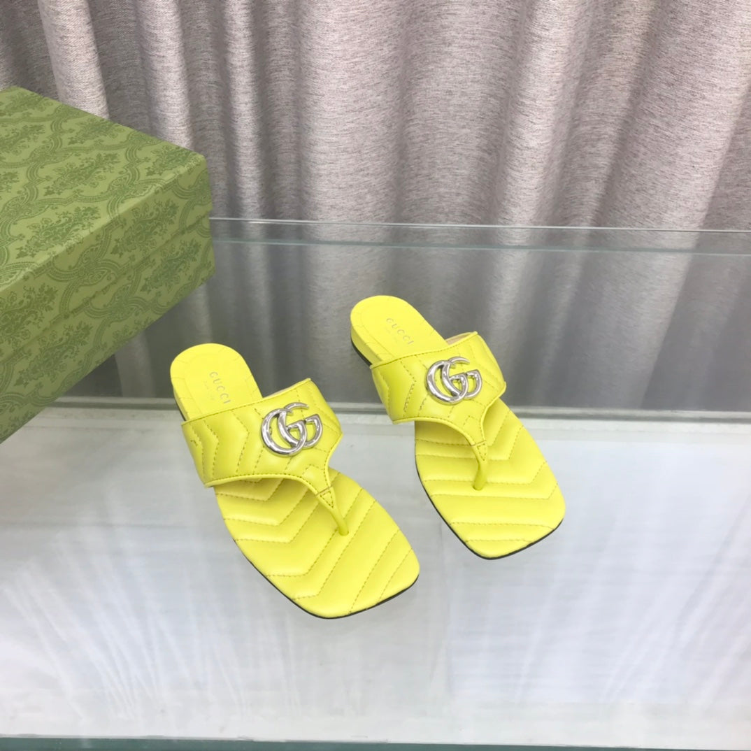 GG marmont logo - embellished mattelasse leather sandal in yellow