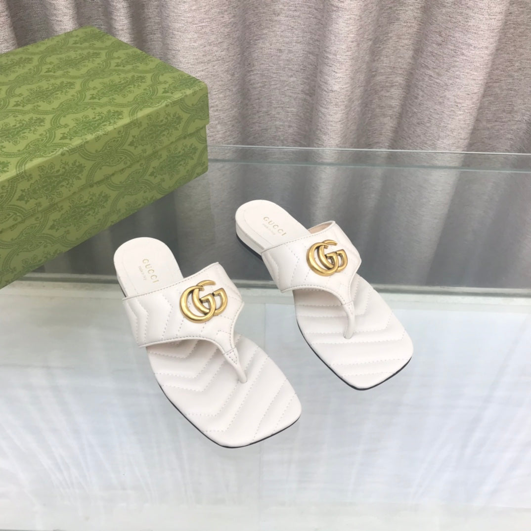 GG marmont logo - embellished mattelasse leather sandal in white