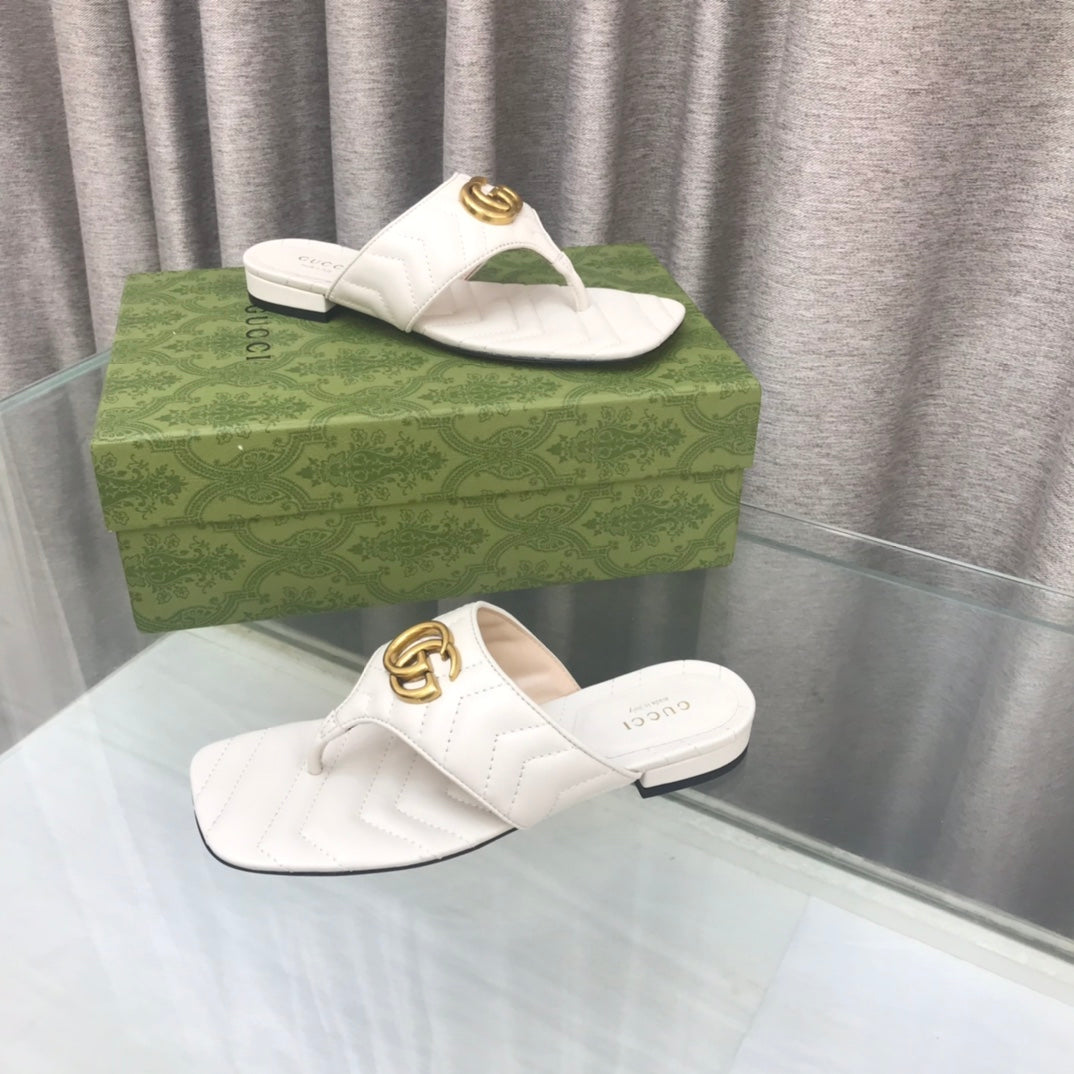 GG marmont logo - embellished mattelasse leather sandal in white