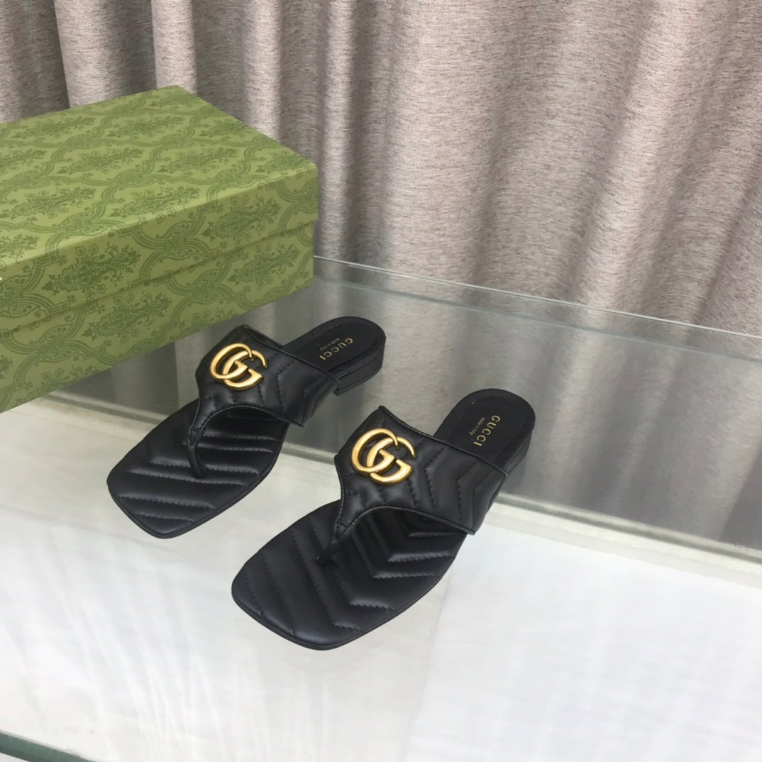 GG marmont logo - embellished mattelasse leather sandal in black