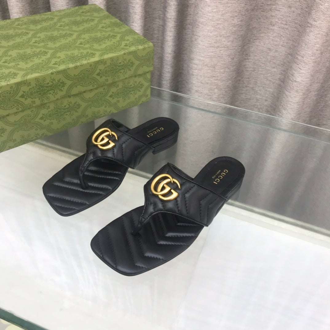 GG marmont logo - embellished mattelasse leather sandal in black
