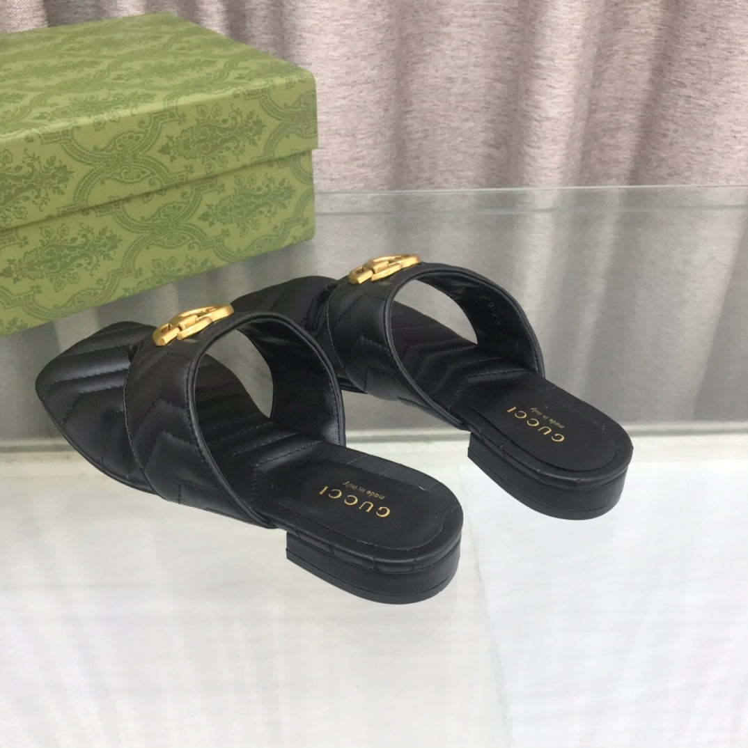 GG marmont logo - embellished mattelasse leather sandal in black