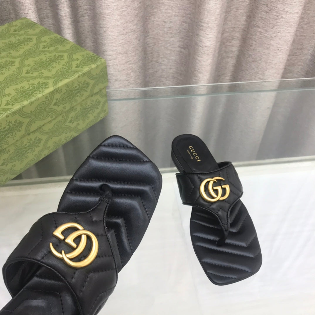 GG marmont logo - embellished mattelasse leather sandal in black