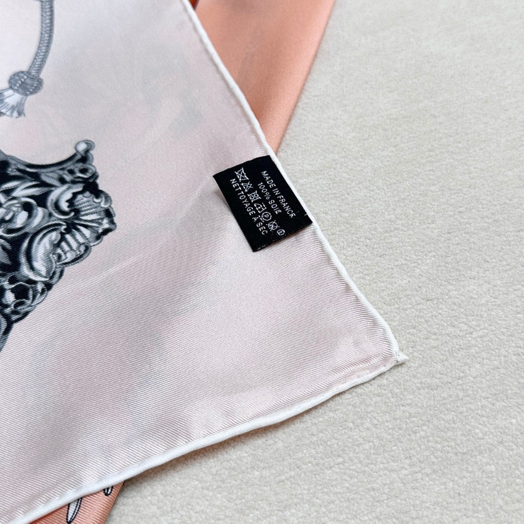 HERMES 26S SCARF 90 IN SILK AND CASHMERE 492390