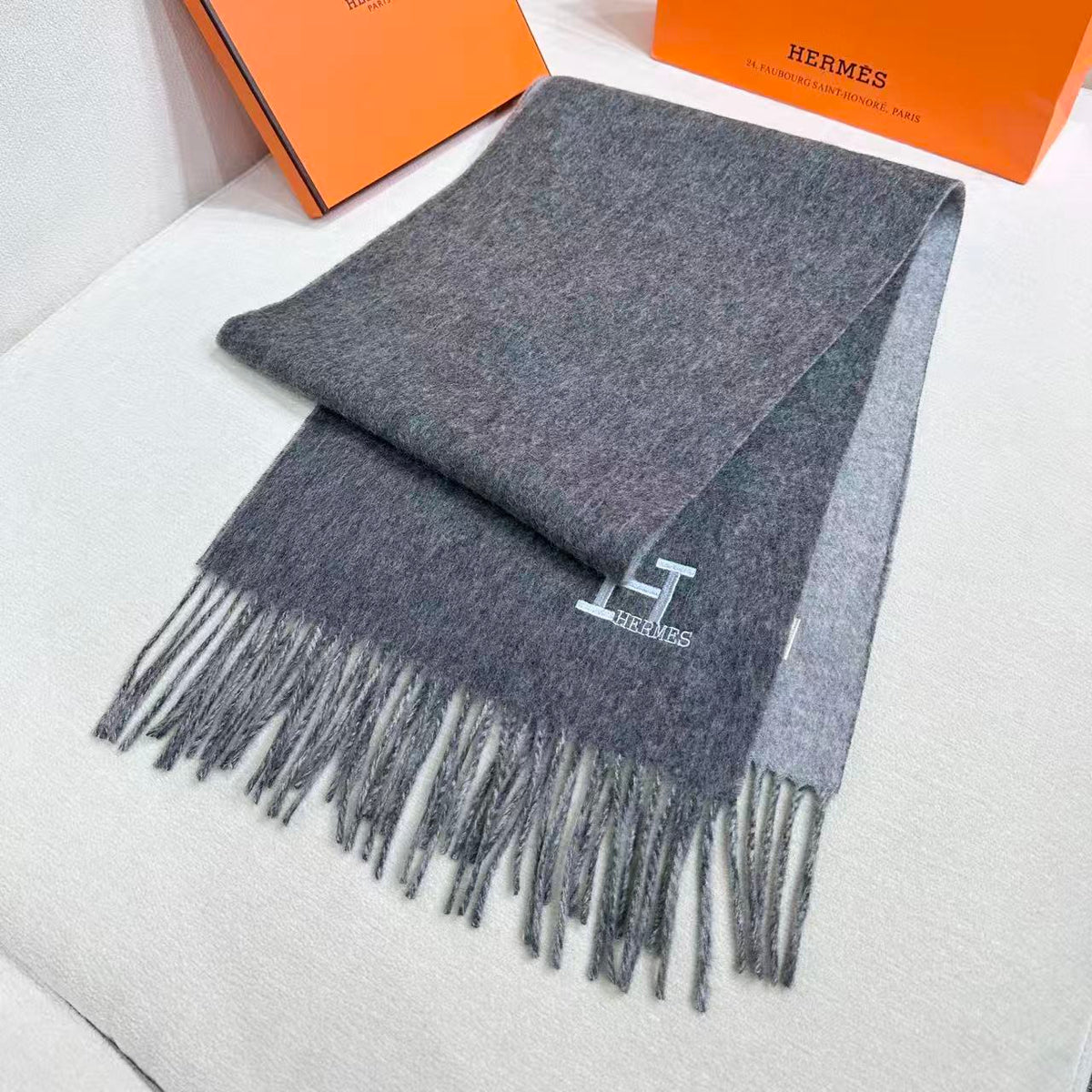 HERMES 26S SCARF 190 IN CASHMERE WOOL BLEND 492377