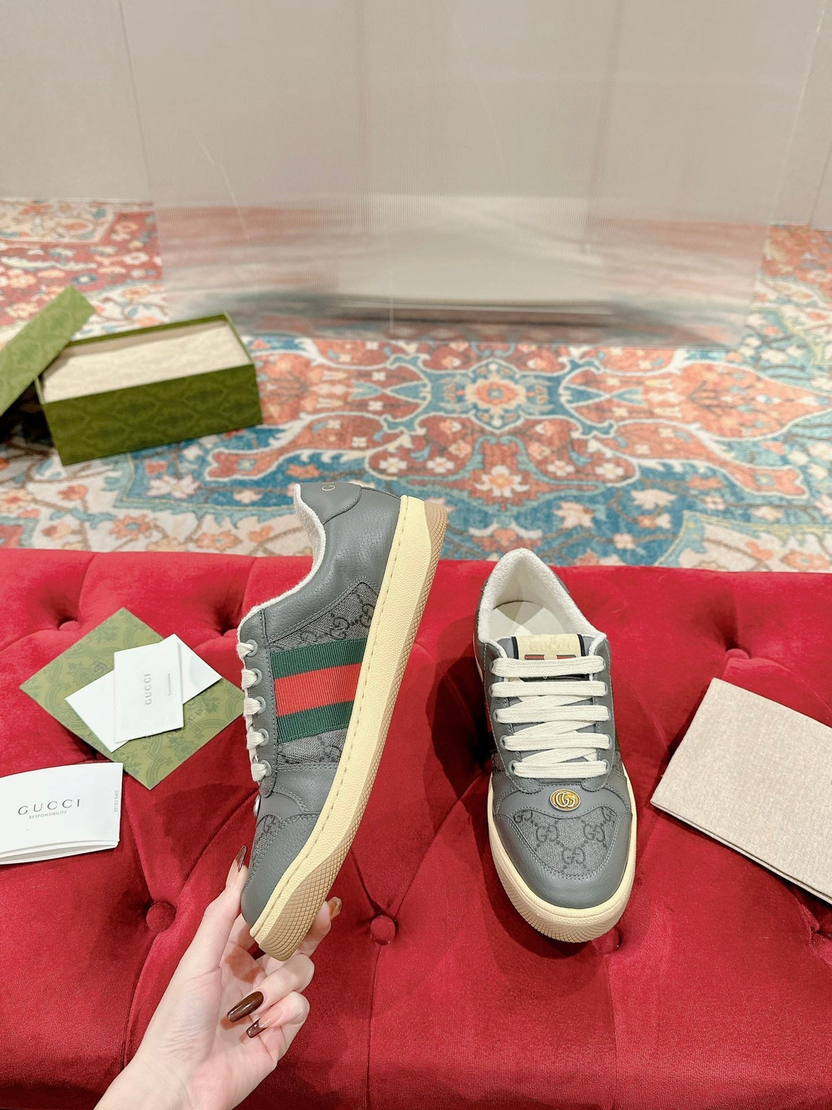 GUCCI 26S SCREENER SNEAKER IN DARK GREY CANVAS AND LEATHER
