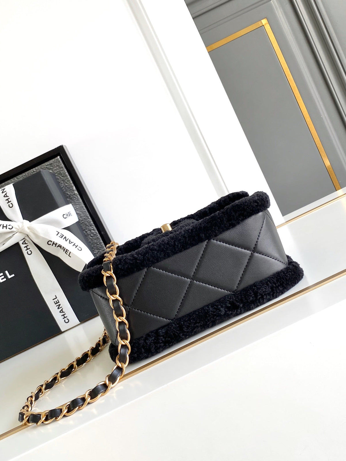 CHANEL 25S FLAP BAG 18 CM IN BLACK WOOL AND LAMBSKIN