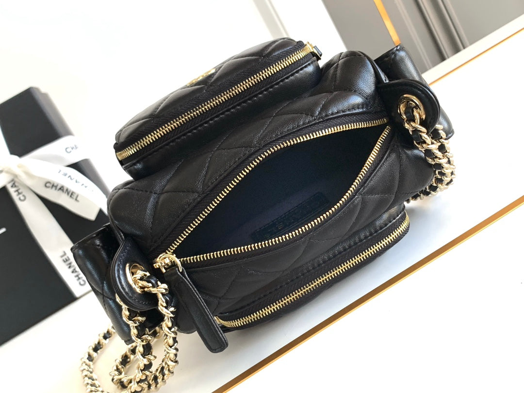 CHANEL 25S CAMERA BAG 23 IN BLACK LAMBSKIN WITH GOLD HARDWARE