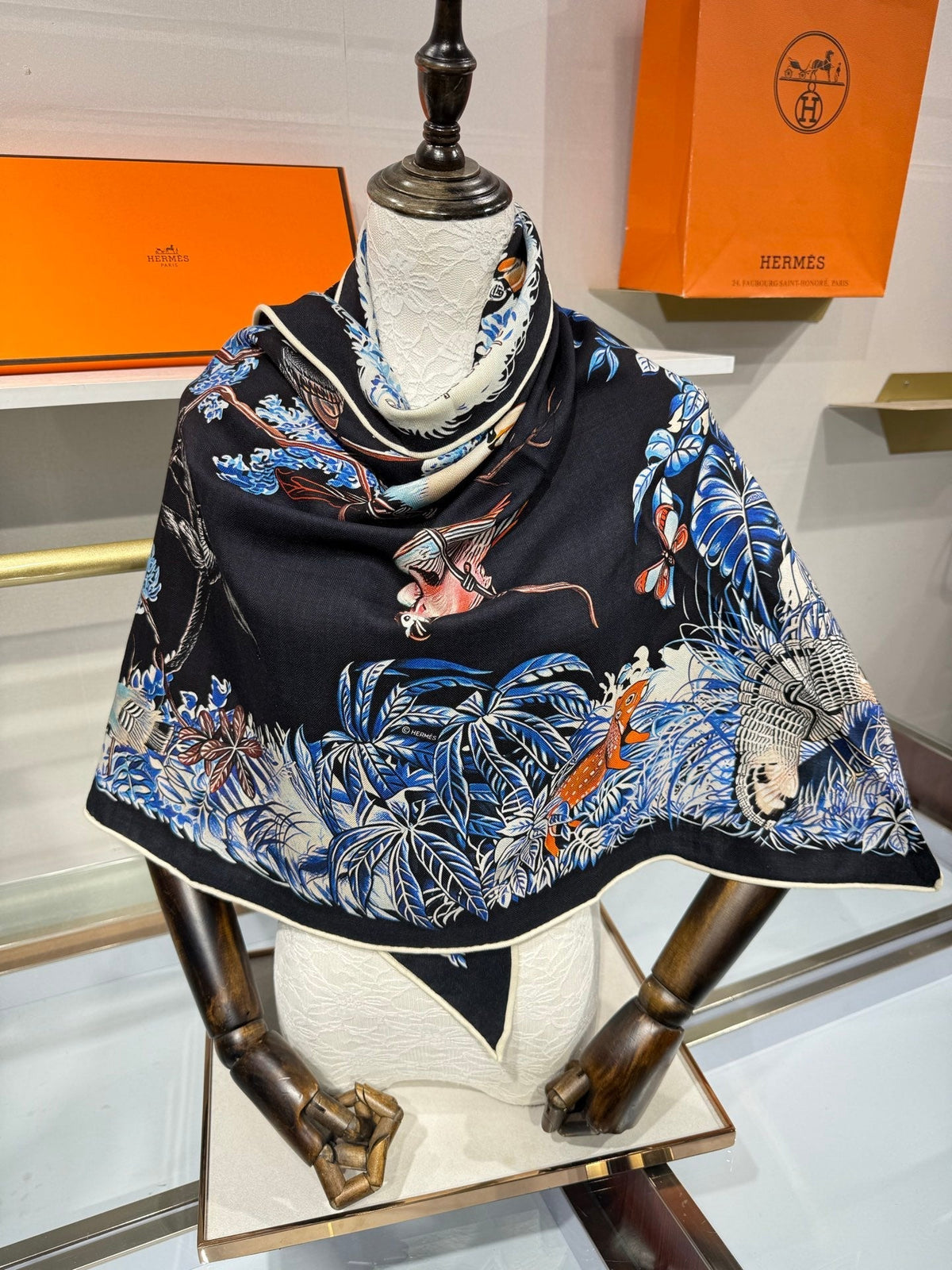 HERMES 26S SCARF 135 IN SILK AND CASHMERE 492356
