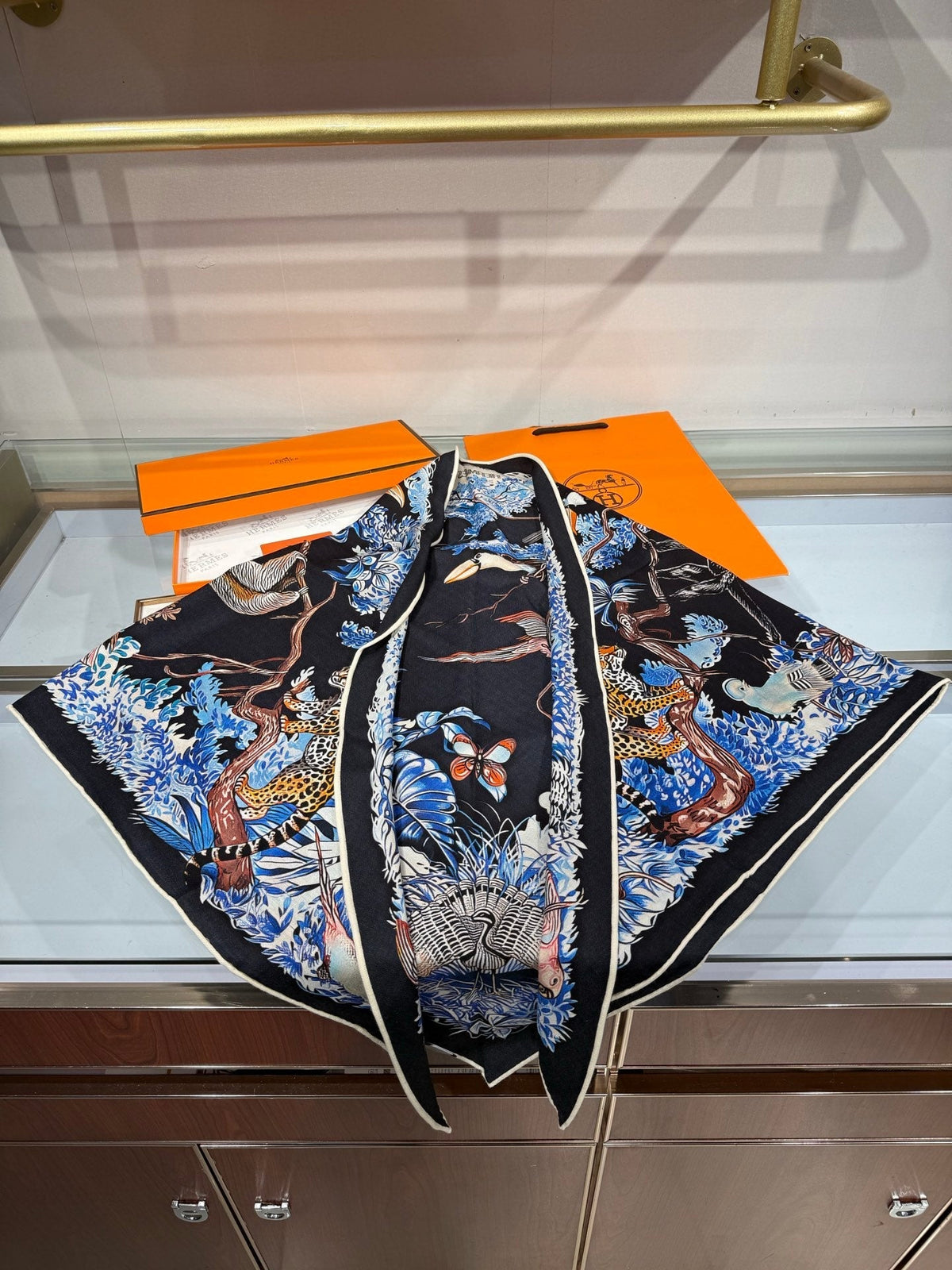 HERMES 26S SCARF 135 IN SILK AND CASHMERE 492356