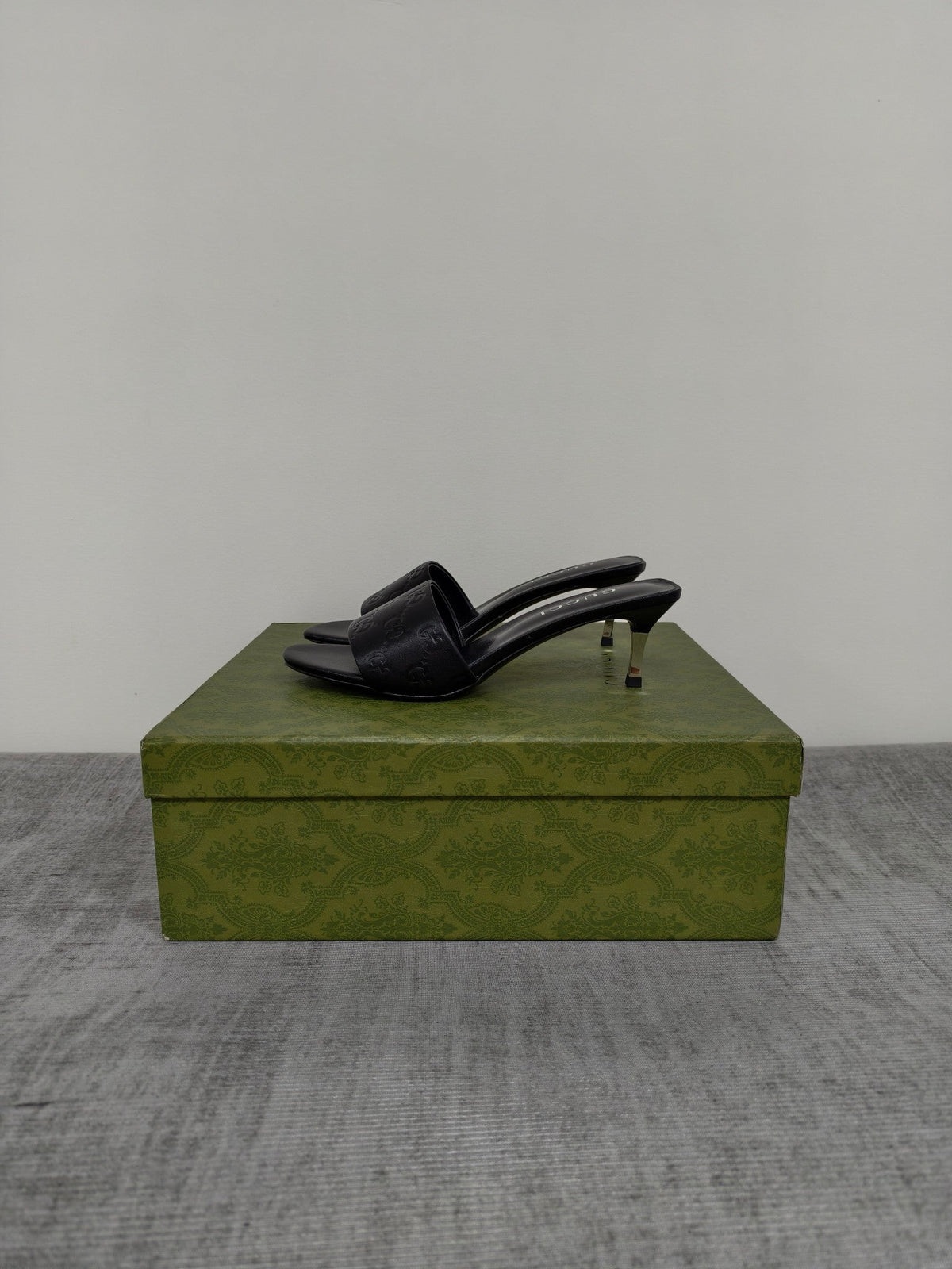 GUCCI 26S MULE SANDALS 55MM IN BLACK CALFSKIN GG EMBOSSED