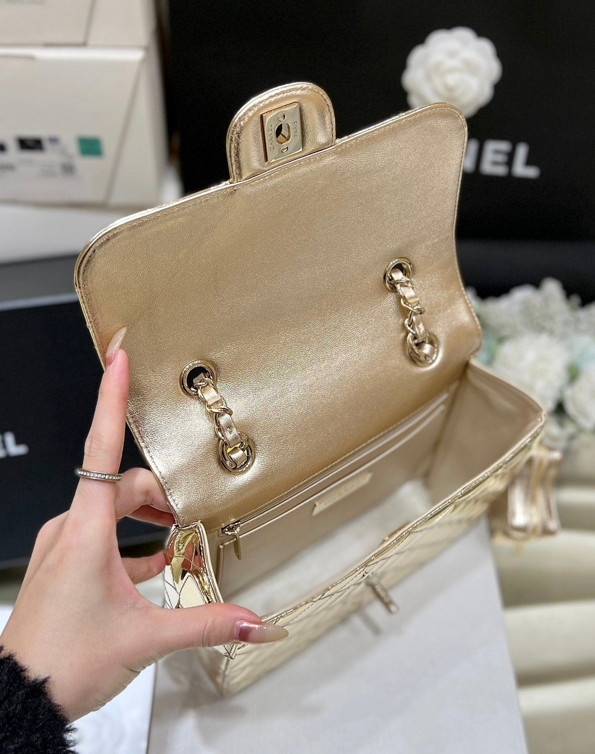 25S CHANEL STAR GOLD 23 IN METALLIC GOLD CALFSKIN