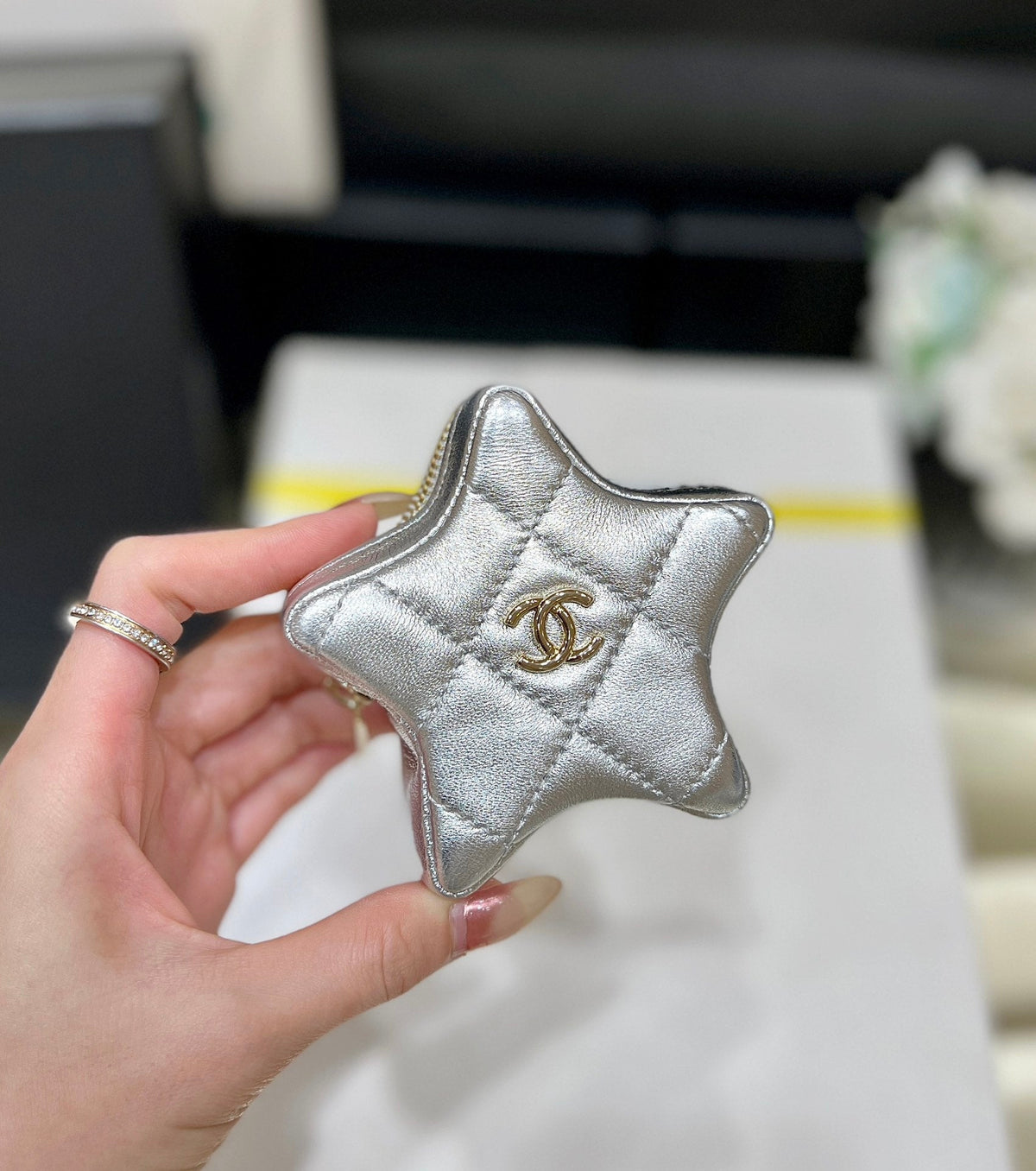 25S CHANEL STAR SILVER 23 IN METALLIC SILVER CALFSKIN
