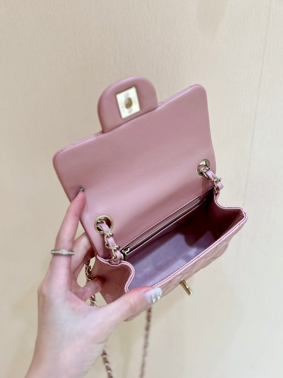 CHANEL 25S FLAP BAG 17 CM IN LIGHT PINK LAMBSKIN WITH GOLD HARDWARE