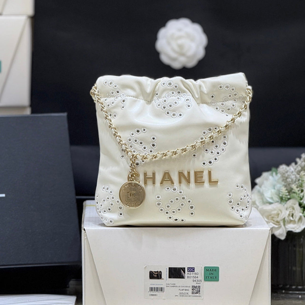 25S CHANEL MINI BAG 20 IN IVORY LAMBSKIN