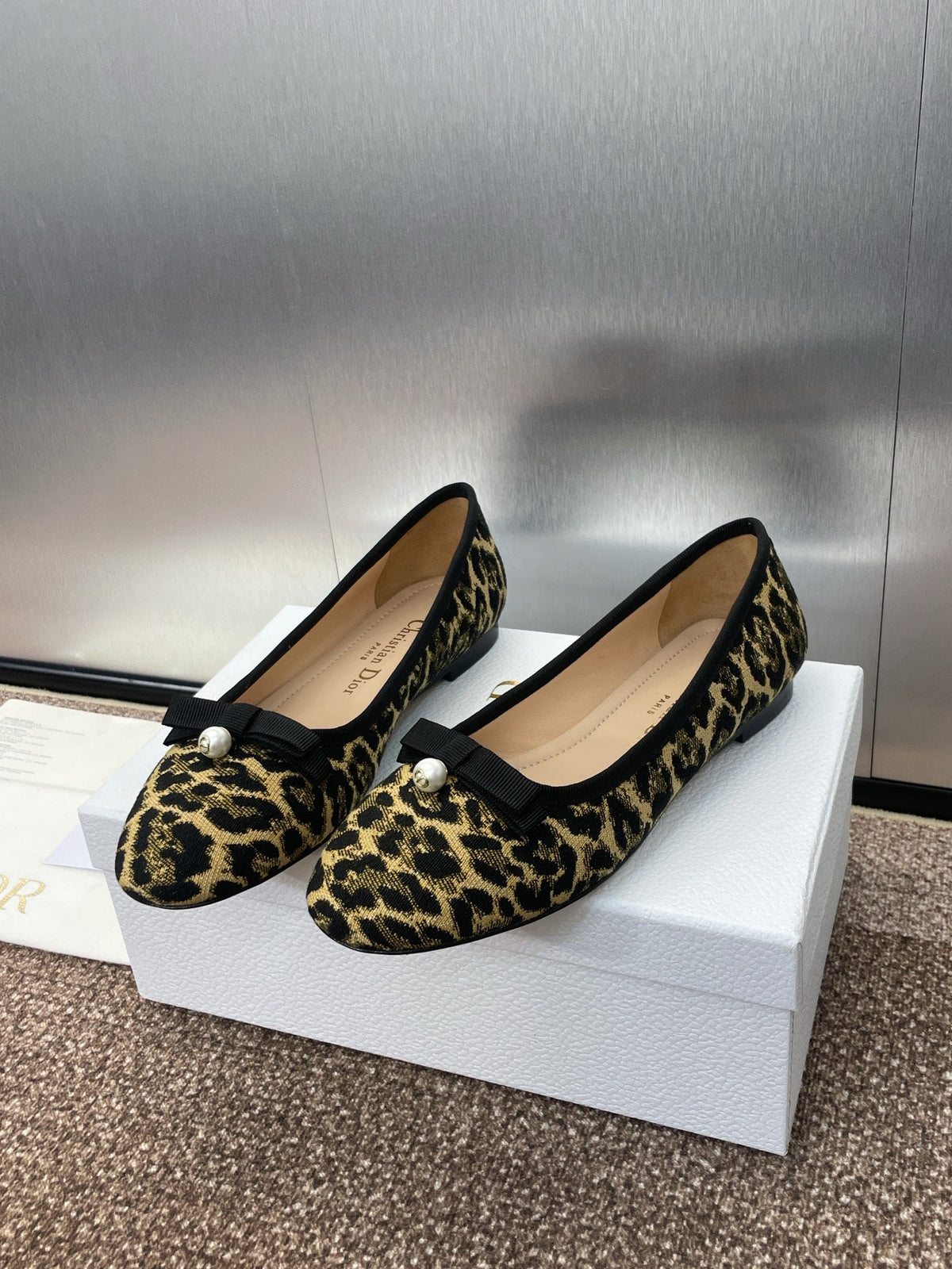 PEARL BALLET FLAT CAMEL PONY HAIR CALFSKIN WITH BROWN LEOPARD MOTIF