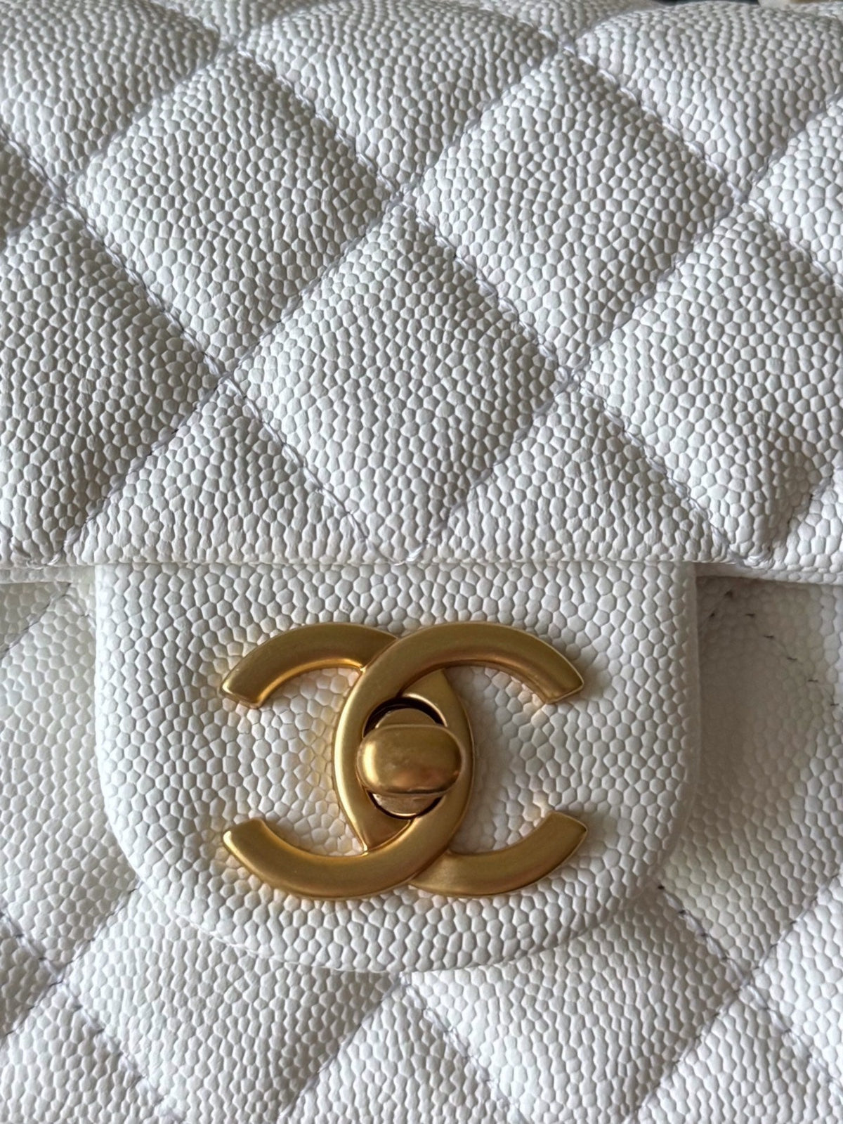 CHANEL 25S FLAP BAG 20 CM IN WHITE CAVIAR LEATHER WITH GOLD HARDWARE