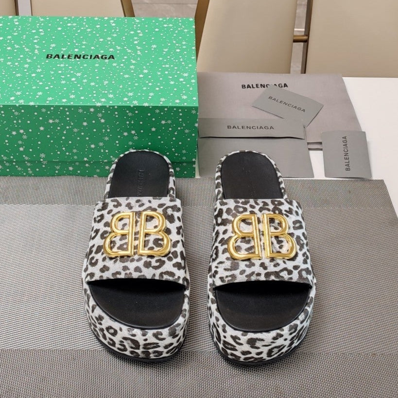 RISE SANDAL THICK-SOLED IN WHITE LEOPARD PRINT CALFSKIN
