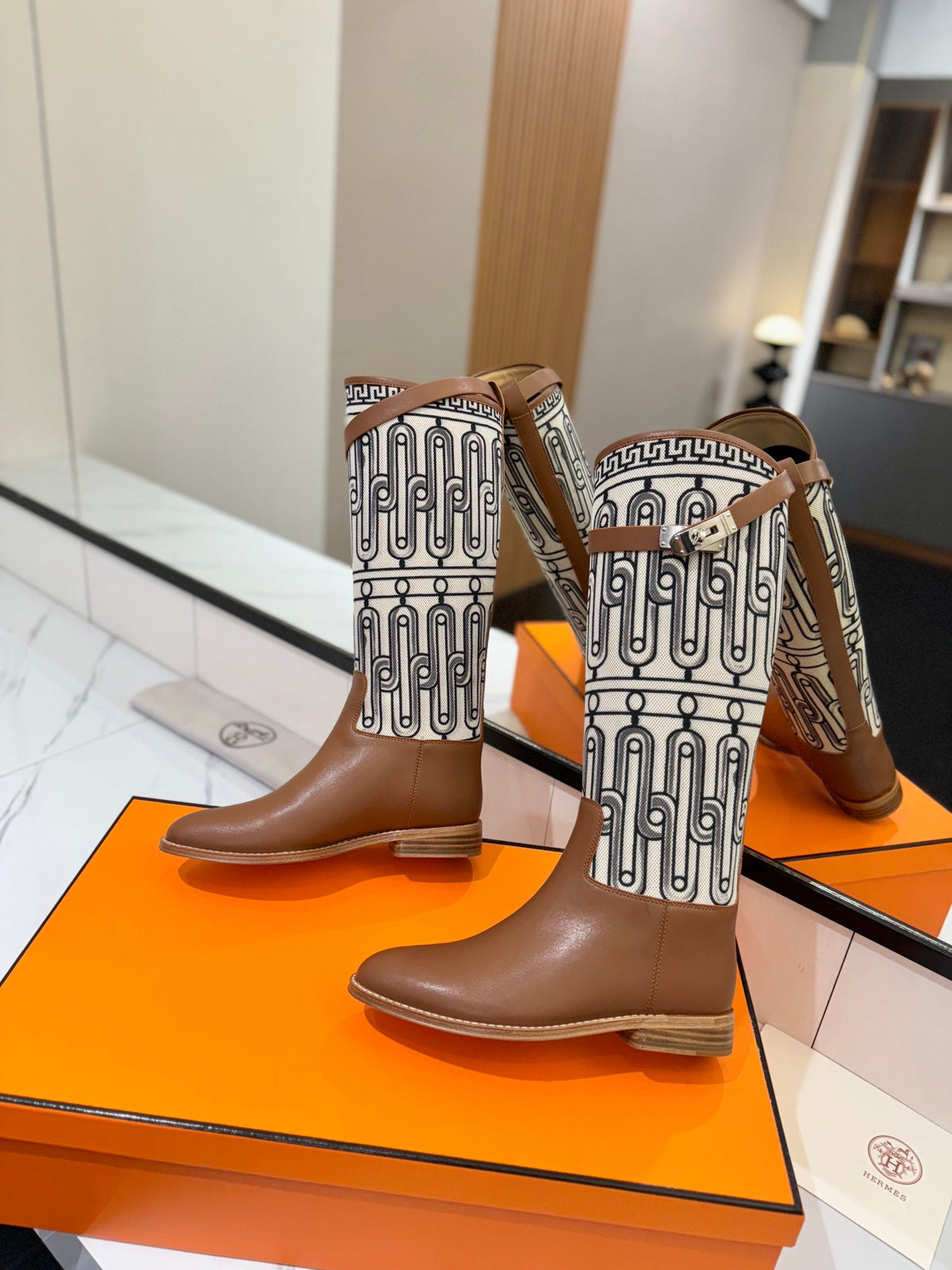 JUMPING BOOT 2 CM IN BRONZE BROWN CALFSKIN AND BLACK MIX WHITE FABRIC
