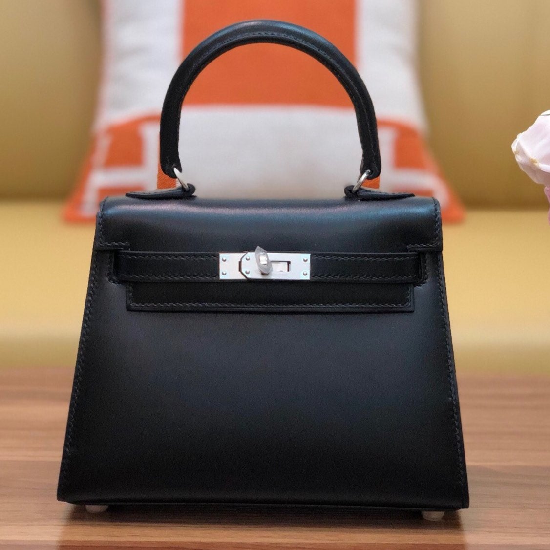 KELLY MINI 20 BAG IN BLACK SMOOTH CALFSKIN WITH SILVER HARDWARE