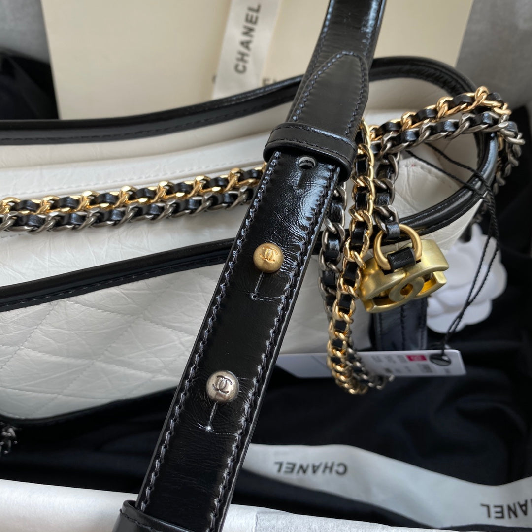 CC GABRIELLE MINI 20 HOBO BAG IN WHITE MIX BLACK CALFSKIN