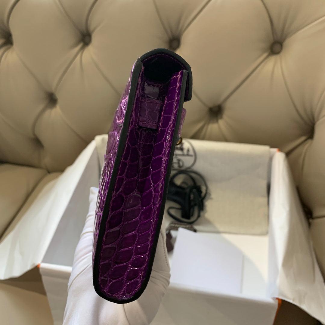 KELLY CUT 31 IN VIOLET PURPLE ALLIGATOR LEATHER WITH GOLD HARDWARE