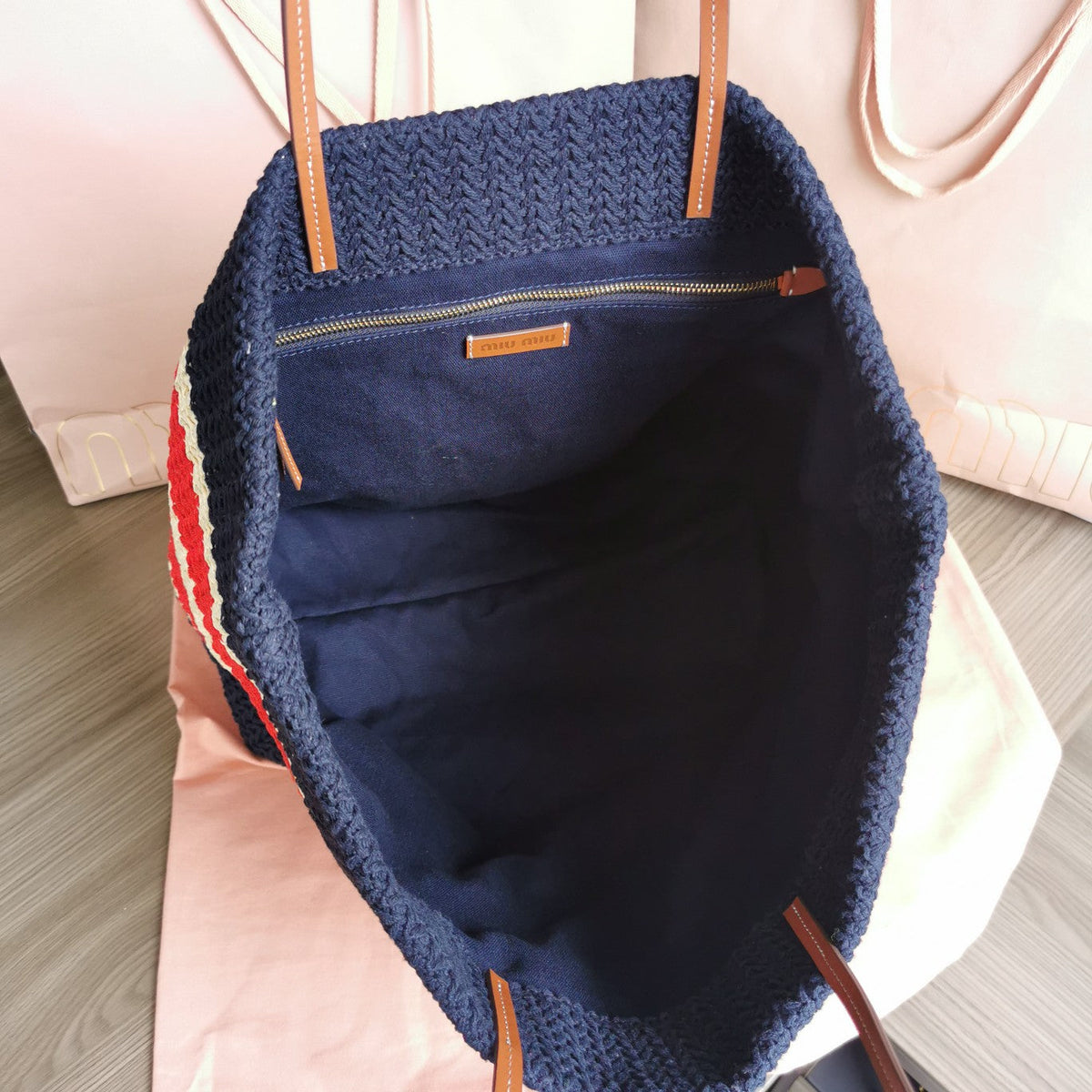 TOTE BAG 40 IN STRIPED PATTERN OF NAVY BLUE RED AND CREAM WHITE WOVEN RAFFIA
