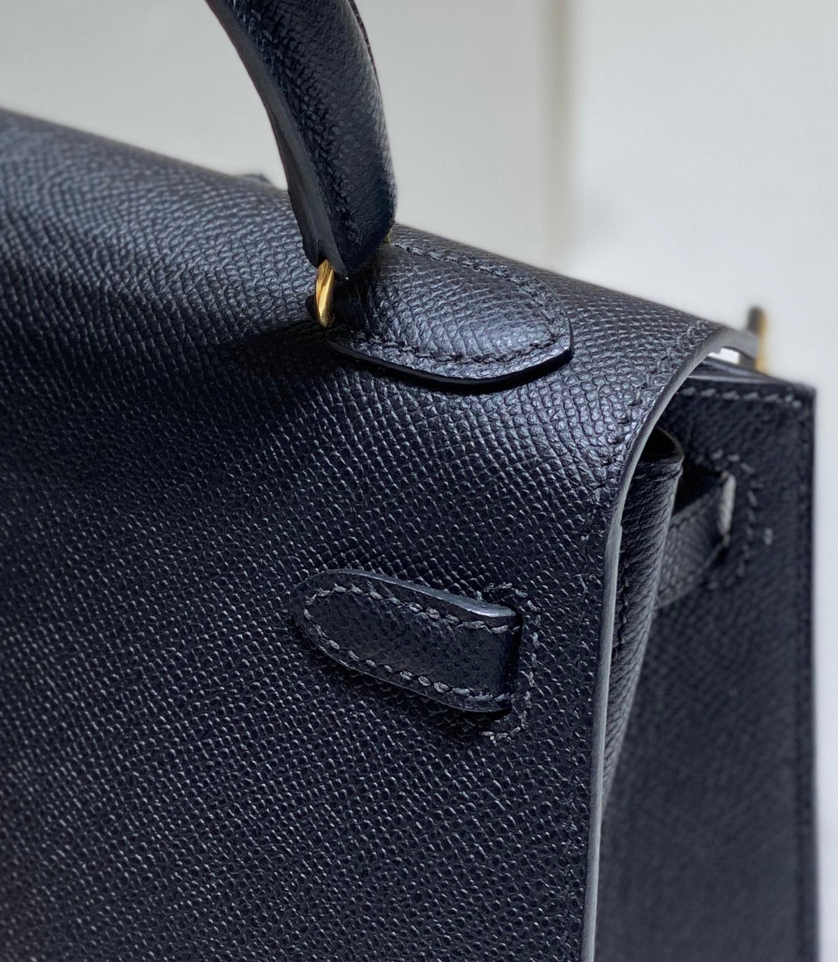 KELLY MINI 20 BAG IN BLACK CALFSKIN WITH GOLD HARDWARE
